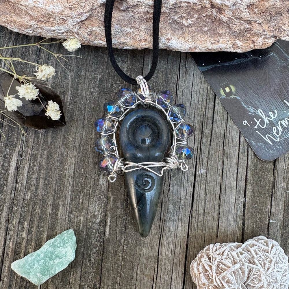 Flash Labradorite Spiral Goddess Crystal Pendant Necklace